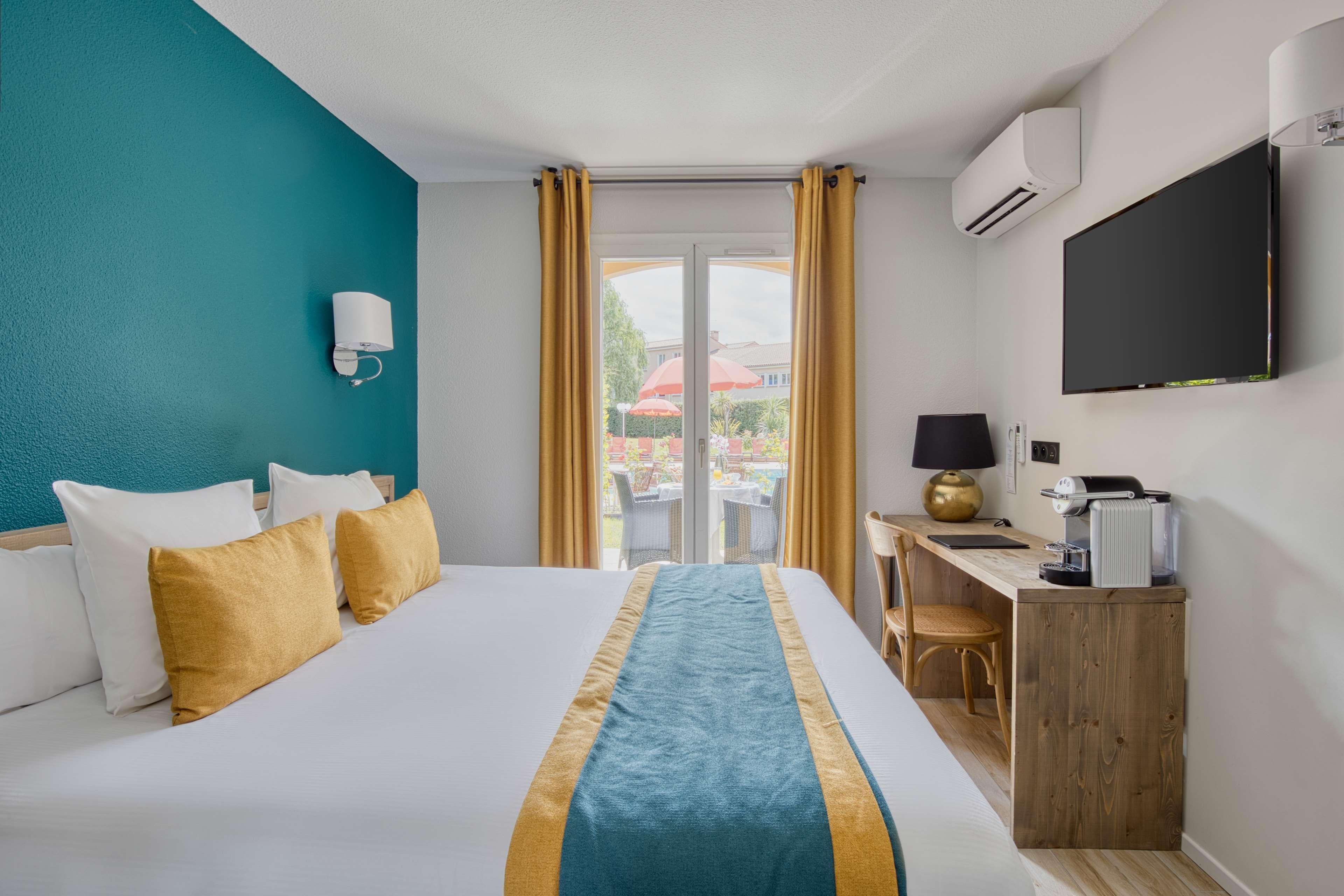 Best Western Le Vauban Prades  Exteriör bild